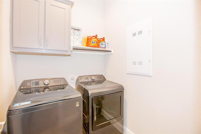 Building Photo - 4924 Dewy Rose Ln