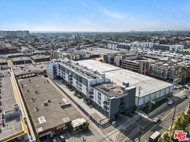 Building Photo - 4115 Glencoe Ave