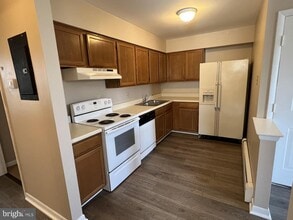 Building Photo - 306 Walnut Ct Way