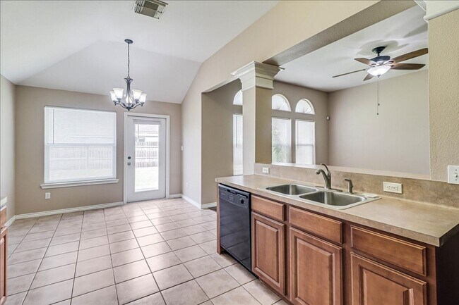 Building Photo - 2317 Tropical Wind Dr