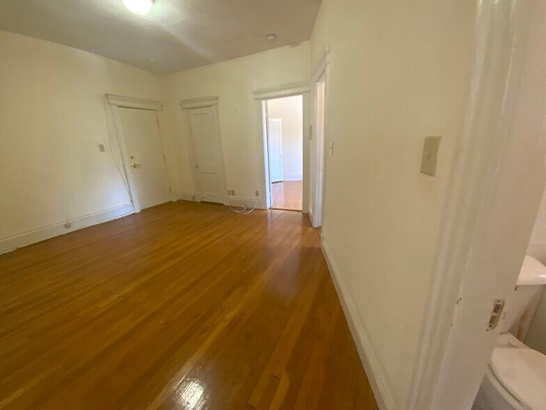 Building Photo - 29 Queensberry St