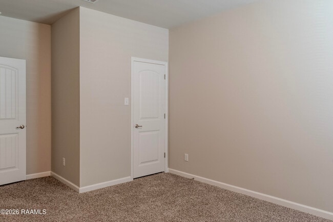 Building Photo - 400 Eastwood Dr