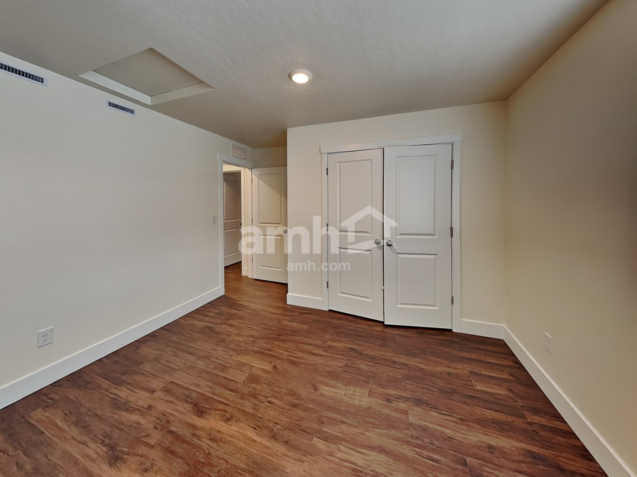 Building Photo - 1515 W Afton St