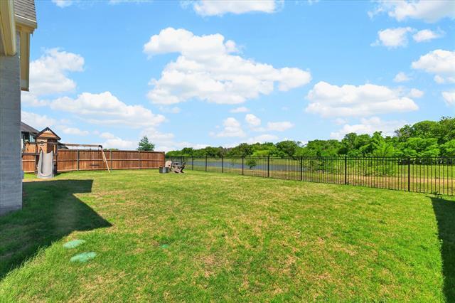 Building Photo - 3320 Crescent Ln