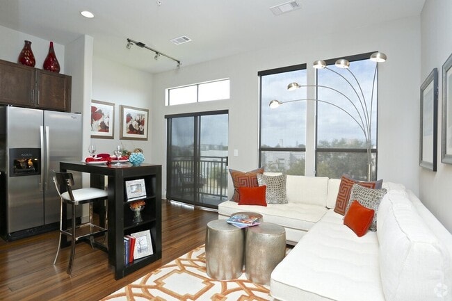 Building Photo - Exclusive Offer: 1 Month Rent-Free for New...