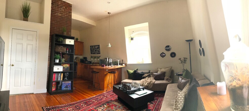 Building Photo - 354 Broadway