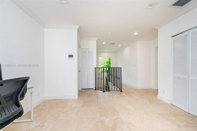 Building Photo - 760 Glenridge Rd