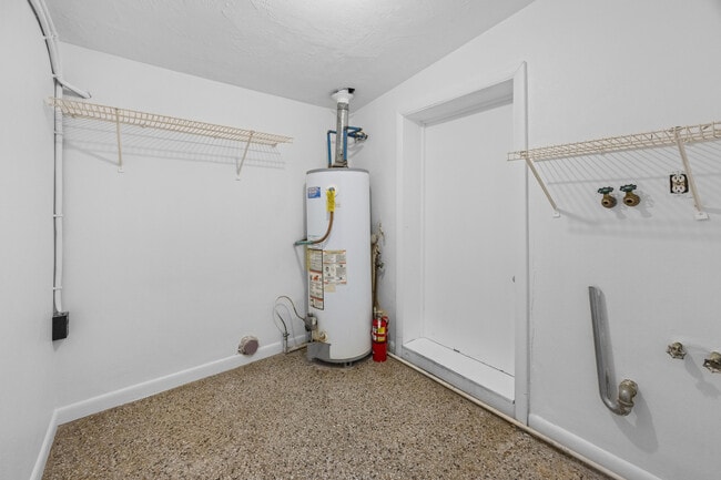 Building Photo - 435 Argyle Ct