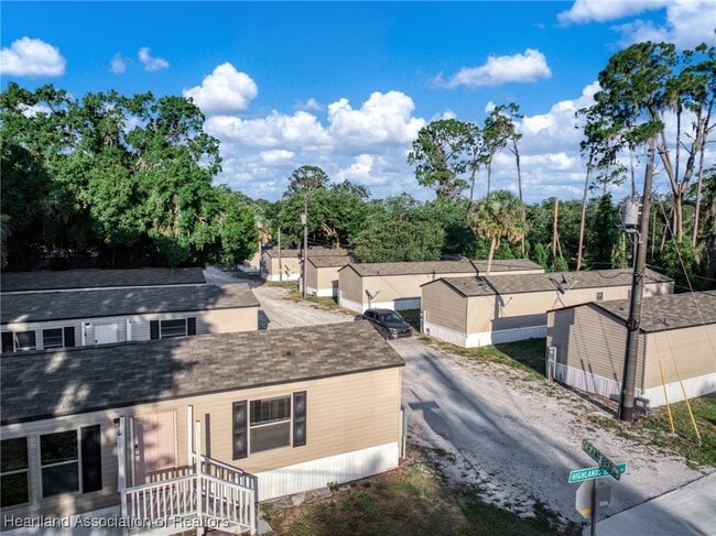 Building Photo - 44 Crawford Dr
