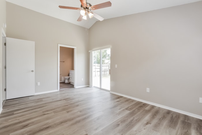 Building Photo - 1121 Shoshanna Dr