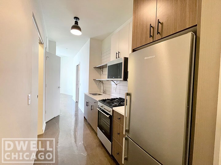 Building Photo - 1139 W Lawrence Ave