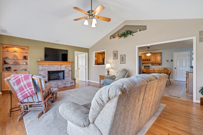 Building Photo - 10 Apple Tree Ct