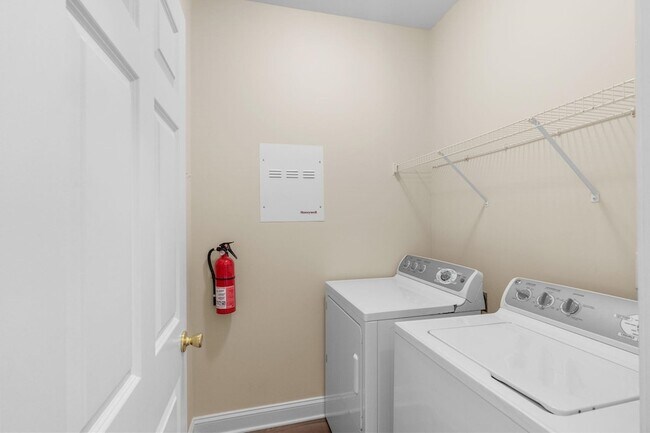 Building Photo - 239 Portsmith Dr