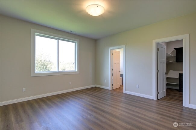 Building Photo - 3155 Sanderling Dr