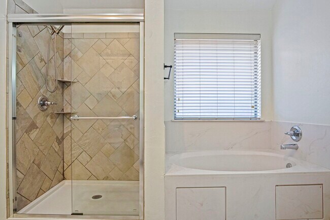 Building Photo - 2708 NW 170th Terrace