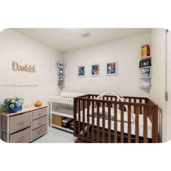 Building Photo - 501 NE 31st St