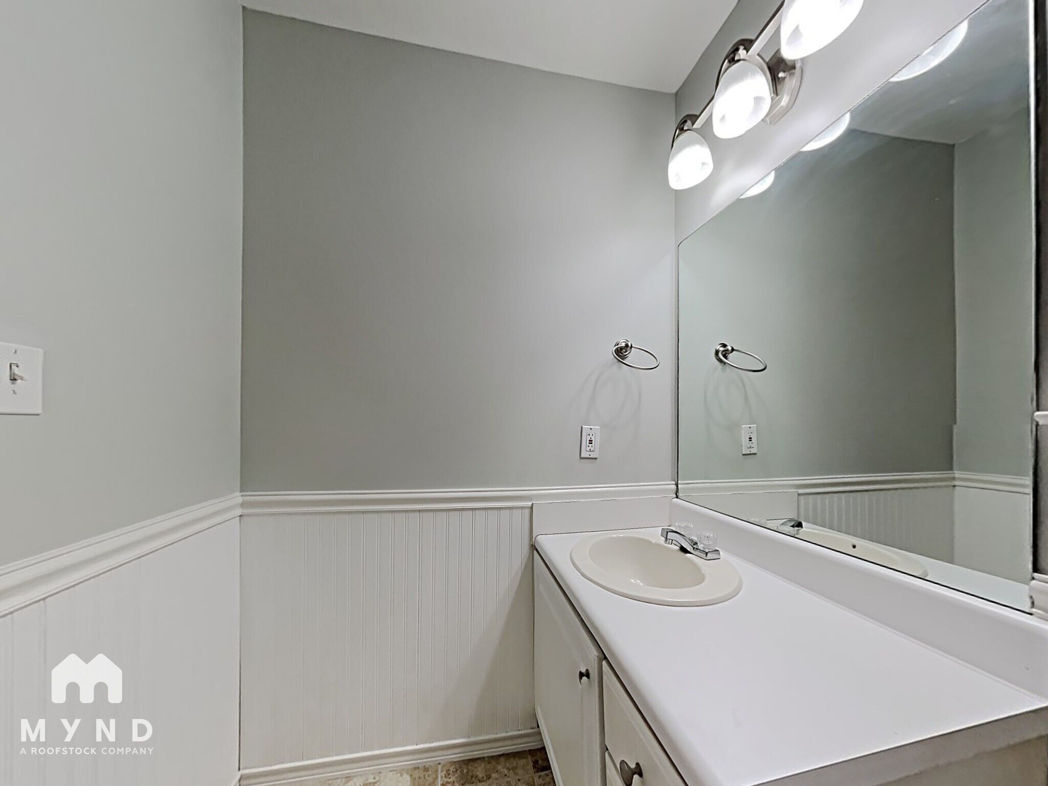 Building Photo - 2012 King Arthur Cir