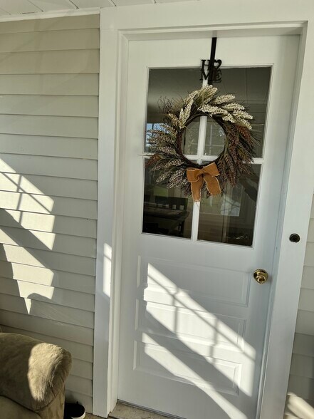 Building Photo - 2 East St