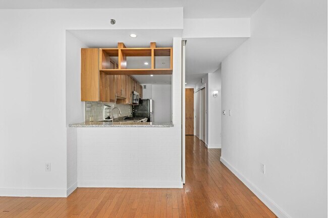 Building Photo - 20 Newport Pkwy