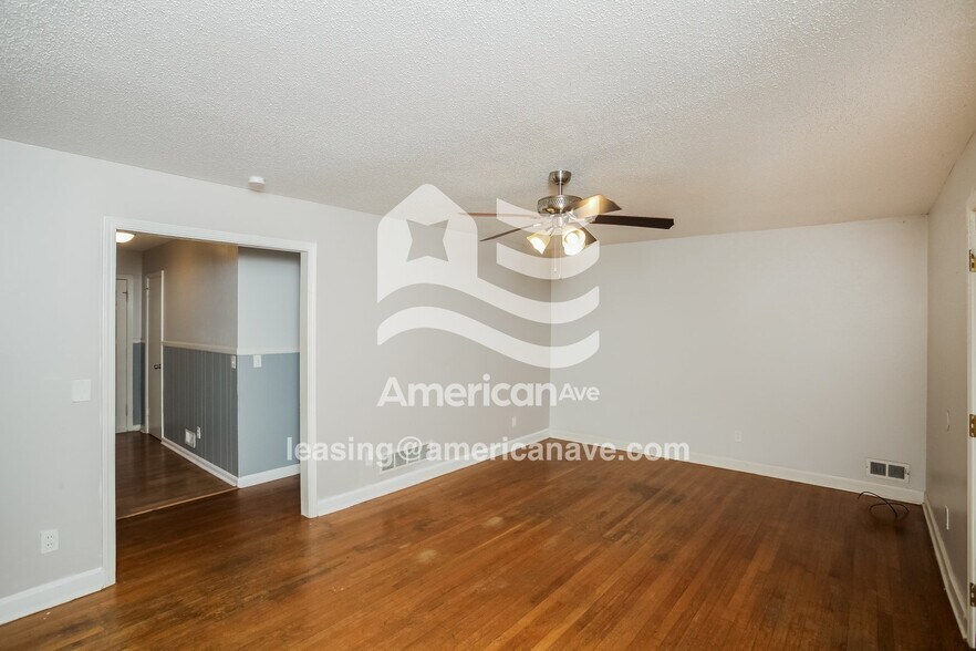 Building Photo - 1605 Sandra Dr