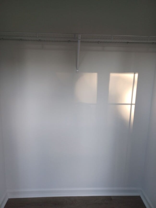 Building Photo - Beautiful 5 Bedroom Home in Hampton