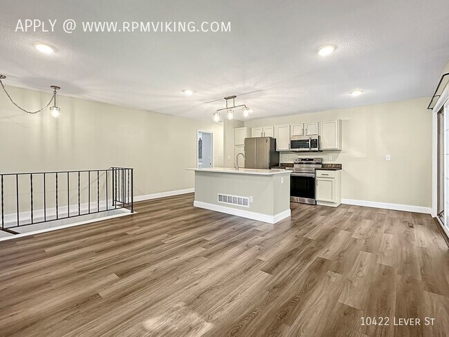 Building Photo - 3br 2ba 1cg ~ Security Deposit Free Altern...