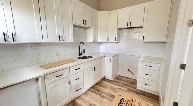 Building Photo - 9905 Excaliburs Ct
