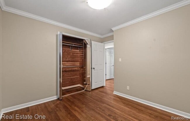 Building Photo - 290 Winry Dr