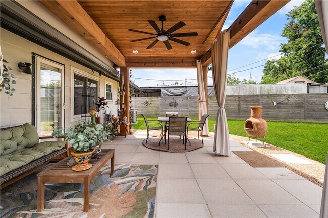 Building Photo - 5831 Burr Oak Dr