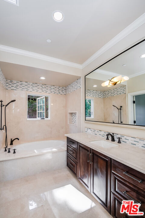 Building Photo - 17390 Tramonto Dr