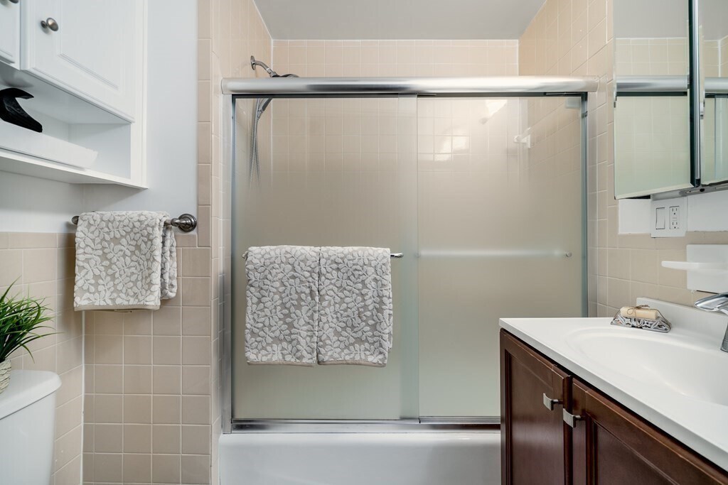 Building Photo - 116 Brook St