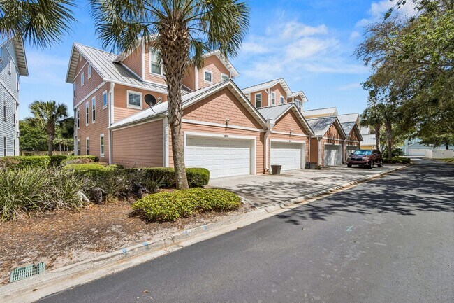 Building Photo - Coastal Luxury Townhome in Gated Amelia Island Community with Elevator & Garage