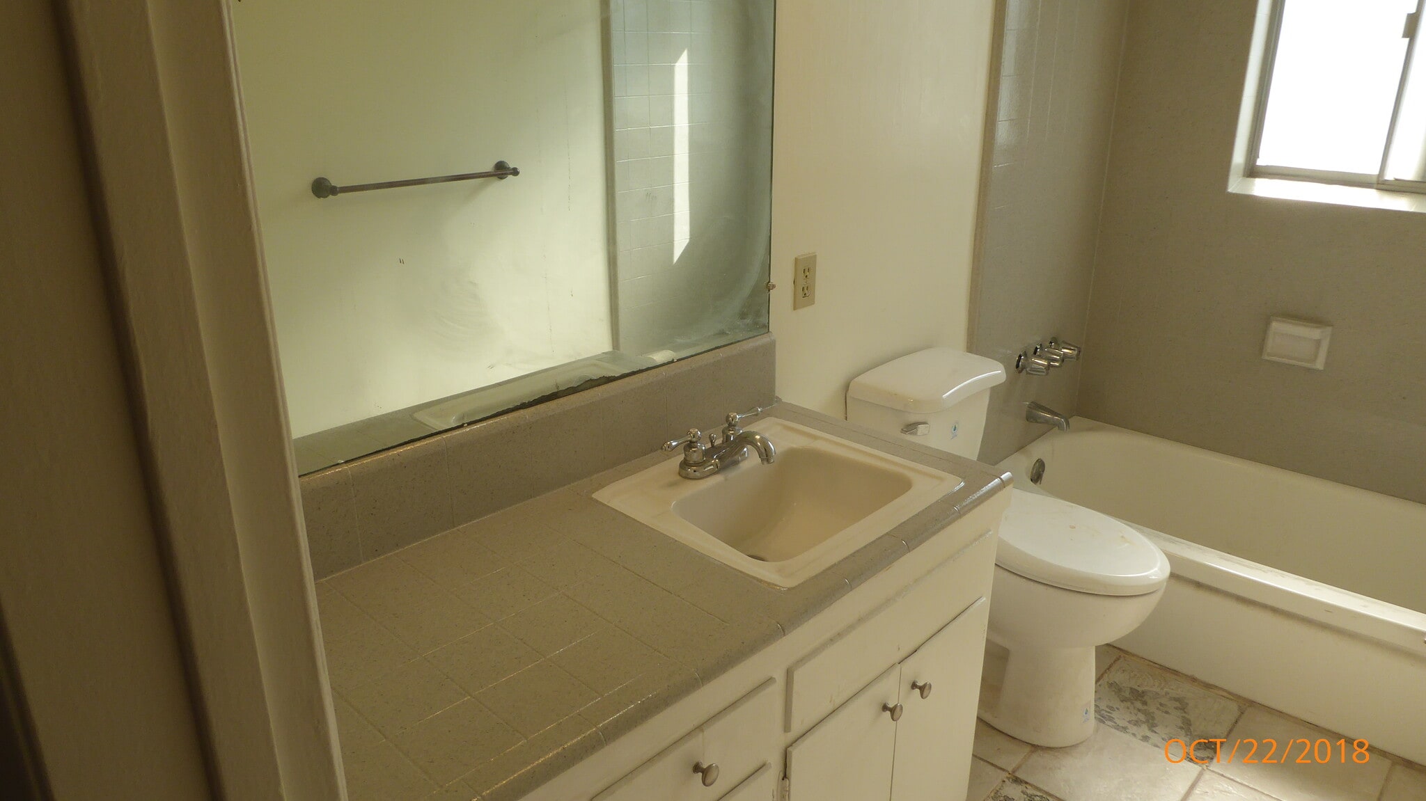 Bathroom - 1845 S Barrington Ave