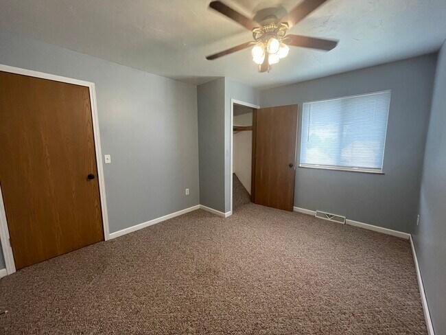 Small bedroom - N176 State Park Rd