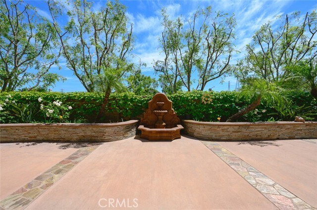 Building Photo - 4640 E Somerton Ave