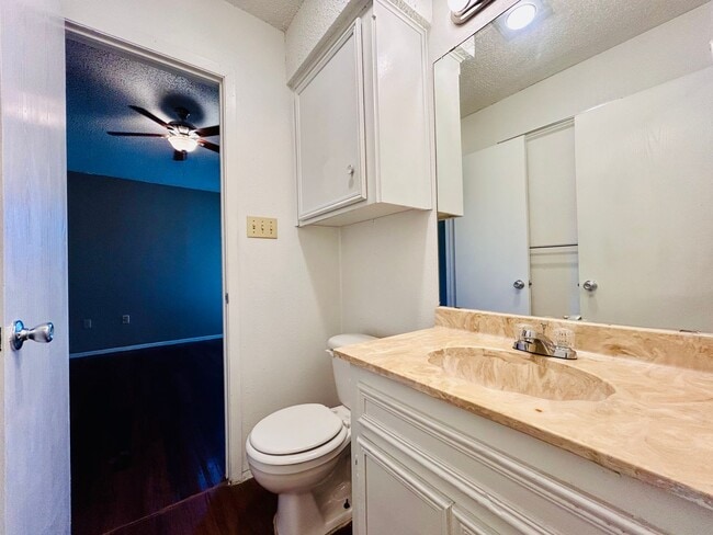 Building Photo - 1502 No Mor Cove