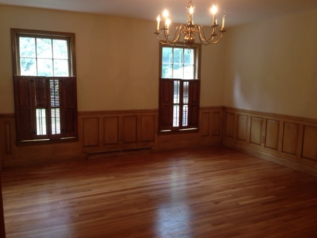 Building Photo - 4 BR home in NW school district--Lawn Serv...