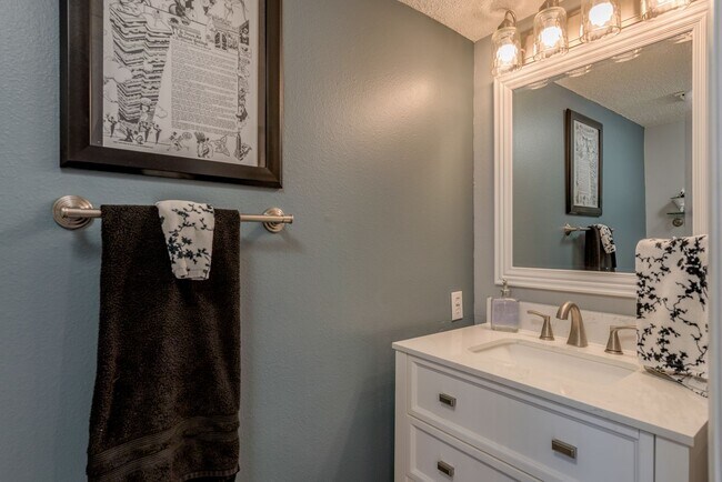 Building Photo - Andover Circle