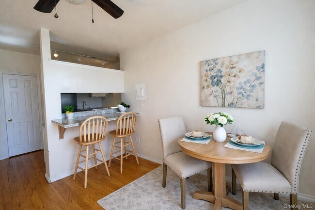 Building Photo - 39 Church St