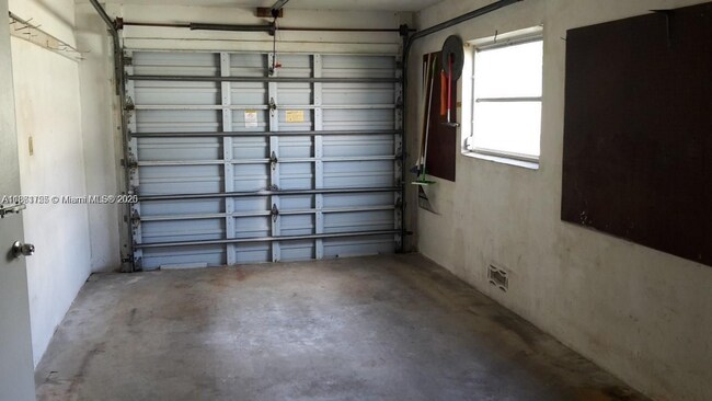 Building Photo - 7205 NW 76th Pl