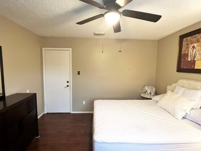 Building Photo - 7543 Prairie Lace