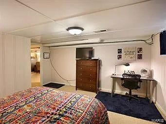 Building Photo - "Charming 3-Bedroom Retreat with 2 Full Baths in Prime Saint Louis Location - 1537 Sq Ft of Comfo...