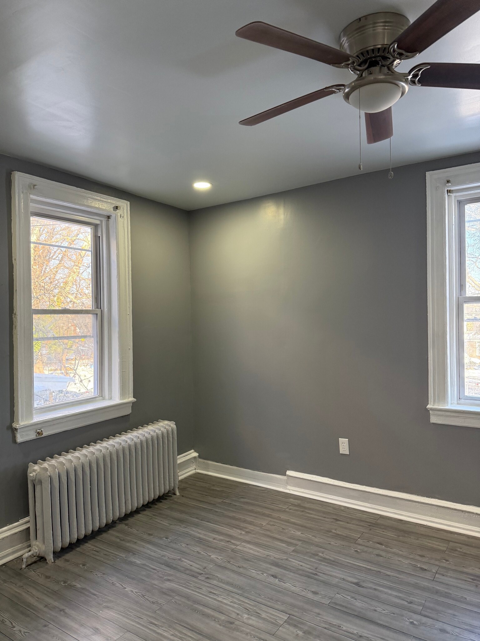 Building Photo - 5719 N Park Ave