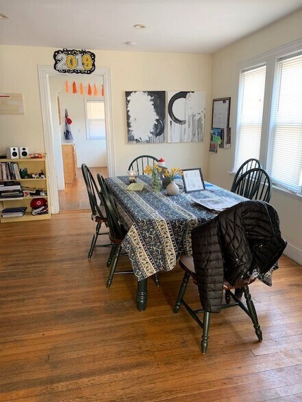 Building Photo - 119 Lanark Rd