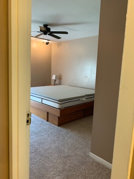 Building Photo - 10101 Prince Pl