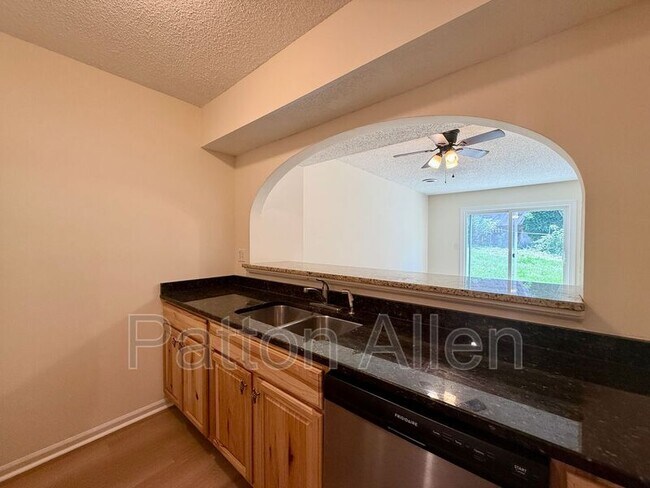 Building Photo - 4 Dawnwood Cir