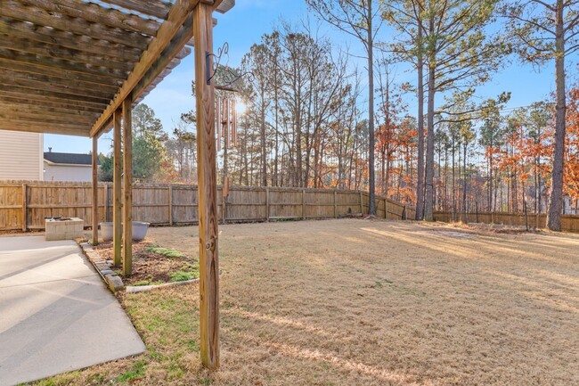 Building Photo - Stunning 5BR House in Holly Springs