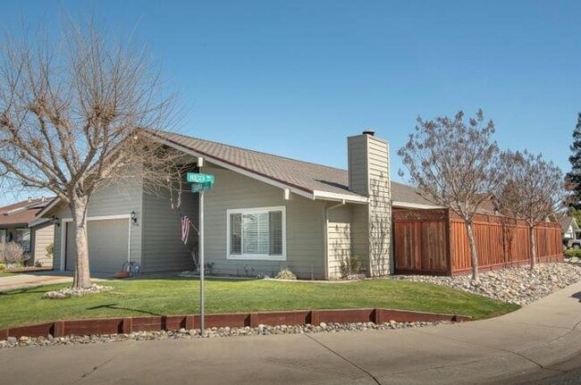 Building Photo - 8548 Silvia St