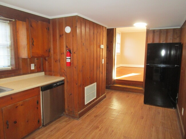 Building Photo - 7 Harby Ave