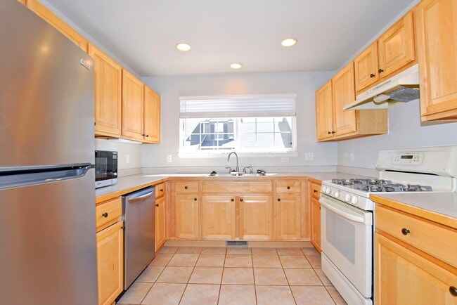 Building Photo - 2203 Copper Creek Dr